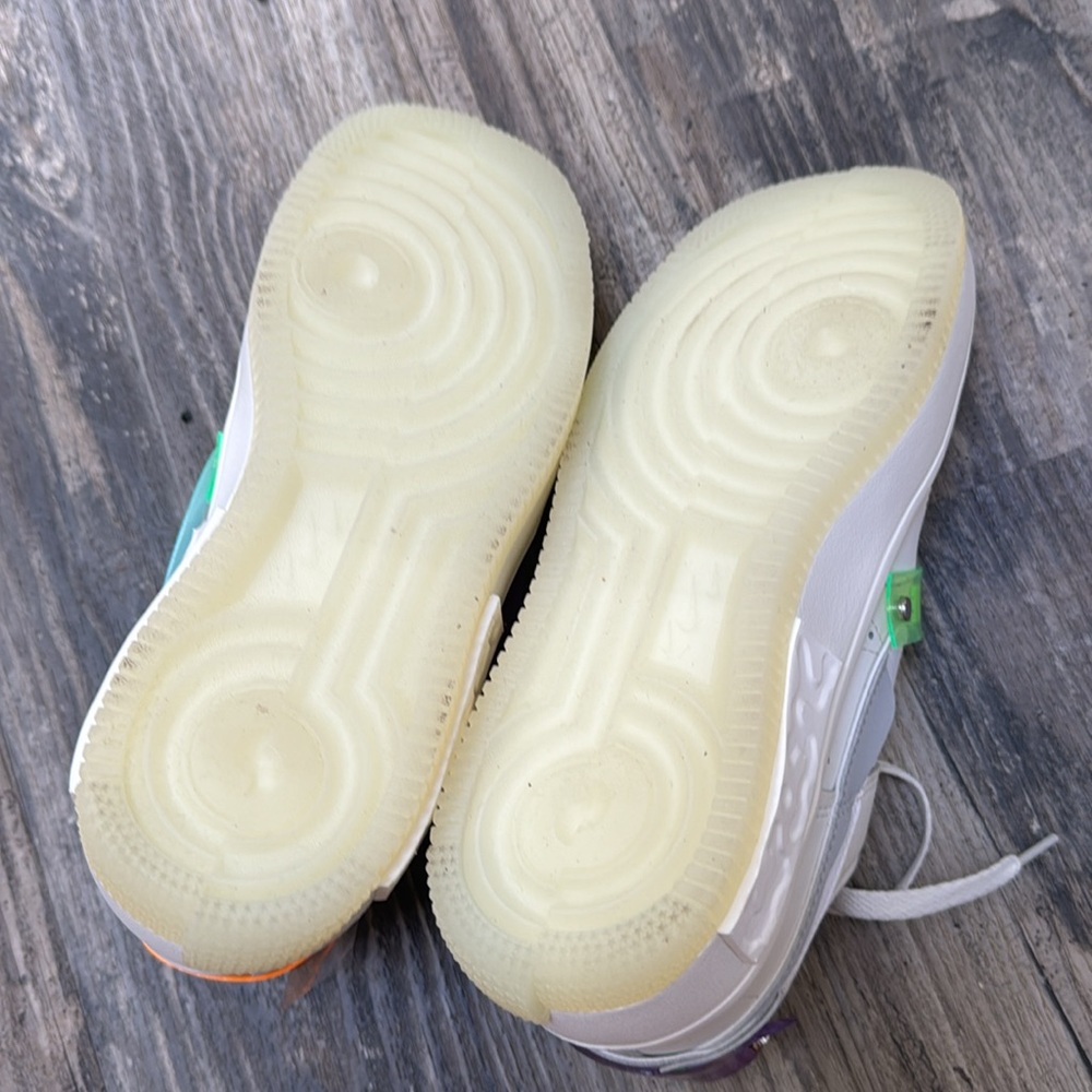 Nike shoes - Picture 4 of 6